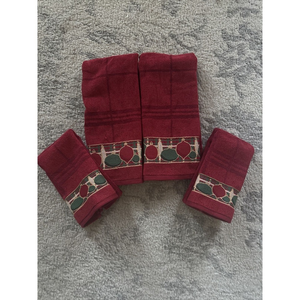 Lot Of 4 2 Hand Towels 2 Fingertip Red Christmas Ornament Seasons Greetings